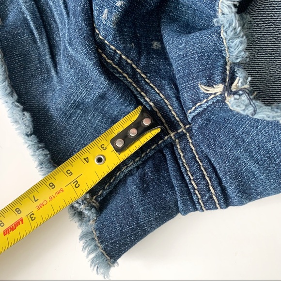 •ALMOST FAMOUS• Size 13 Distressed jean shorts - Picture 7 of 7